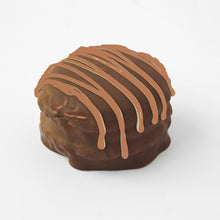 Load image into Gallery viewer, Giselle Richardson Milk Chocolate Caramel Macaron Wagon Wheel
